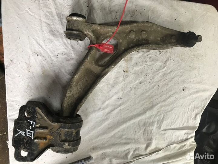 Рычаг подвески передний правый Ford Фокус 3