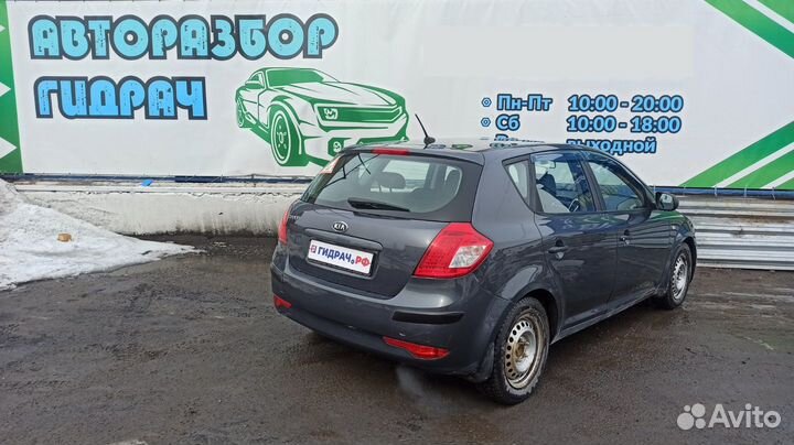 Молдинг крыши правый Kia Ceed 87220-1H200