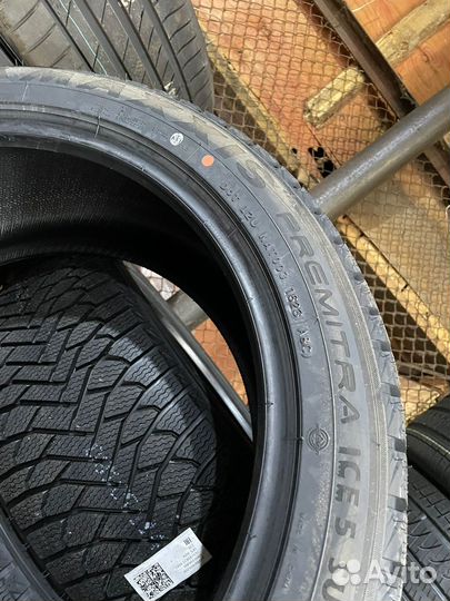 Maxxis Premitra Ice 5 SUV / SP5 265/45 R21 108T
