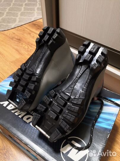 Лыжные ботинки р.28