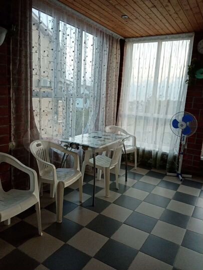 Дом 145 м² на участке 4 сот.