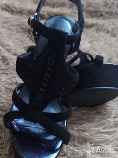 Босоножки 35 размер