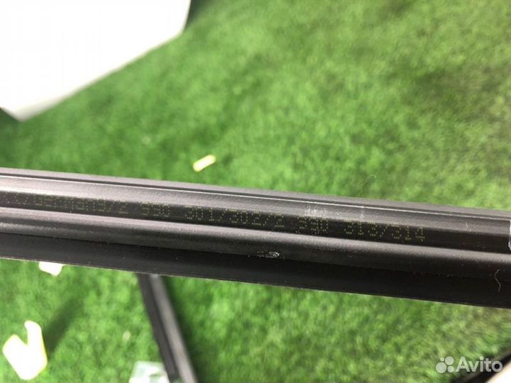 Уплотнитель стекла двери задний правый Bmw X1 E84