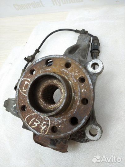 Поворотный кулак со ступицей передний правый Opel