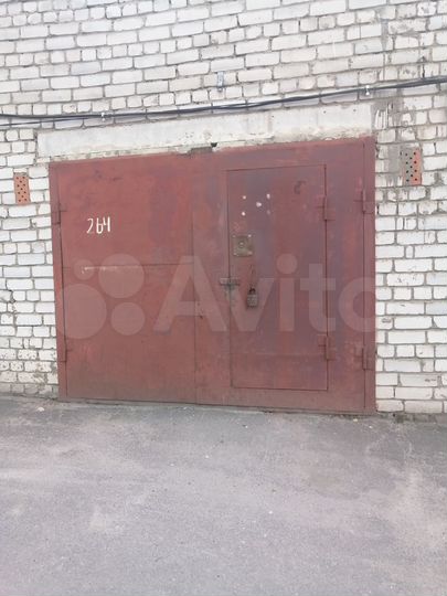 Гараж, > 30 м²