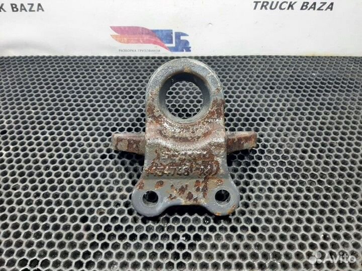 Кронштейн стойки стабилизатора левый