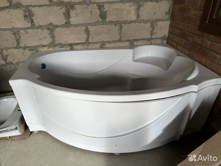 Ванна джакузи угловая