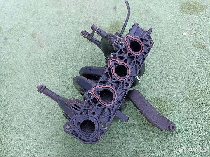 Коллектор впускной Renault Logan седан 1.6 2006