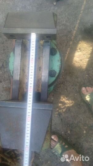 Продам поворотные тиски