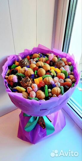 Букеты из орехов и сухофруктов