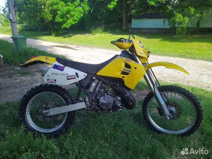 Suzuki RMX 250s
