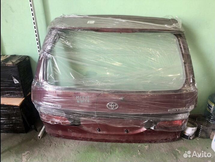 Продам заднюю фару Toyota Estima левую правую