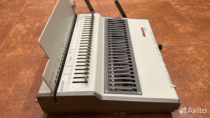 Брошюровщик/переплетчик Renz Combi S