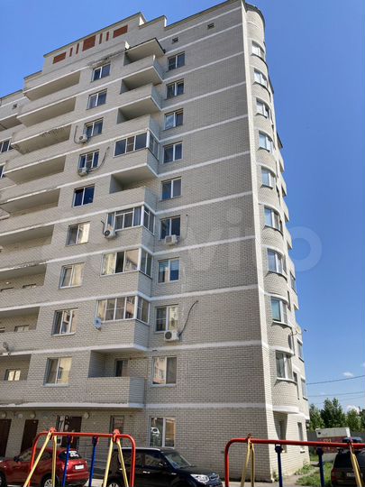 3-к. квартира, 90 м², 2/10 эт.
