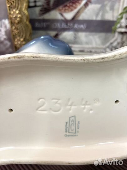 Фарфоровая статуэтка 