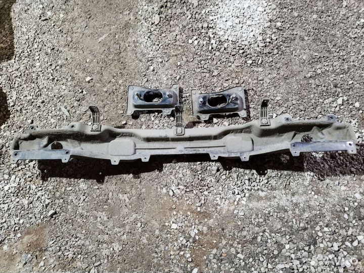 Усилитель заднего бампера geely atlas