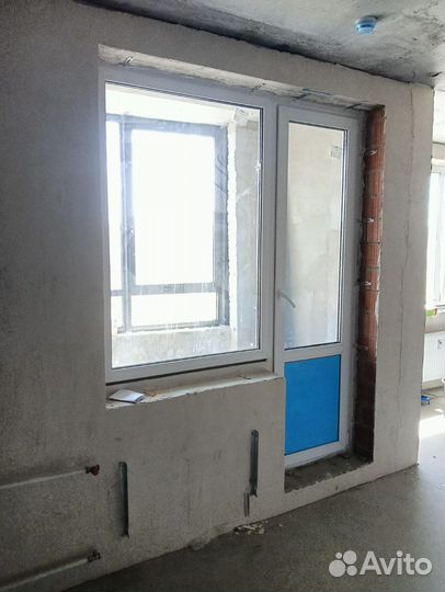 Балконная дверь с окном