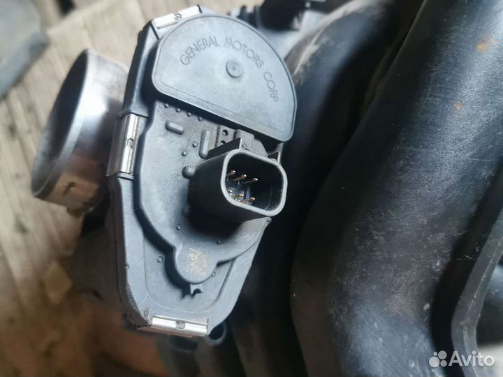 Впускной коллектор с дросселем Chevrolet Captiva