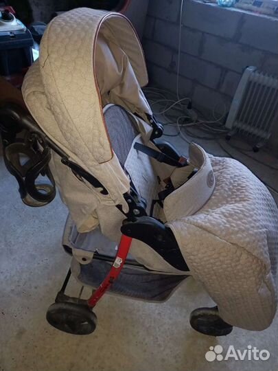 Прогулочная коляска