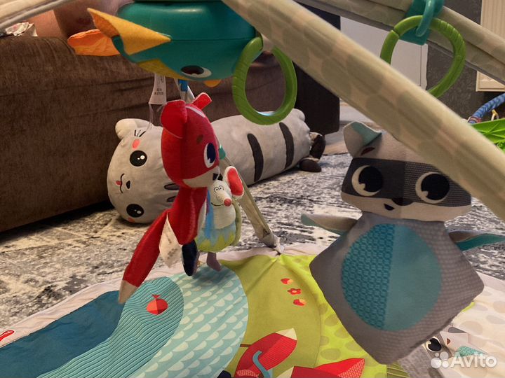 Развивающий коврик от tiny love