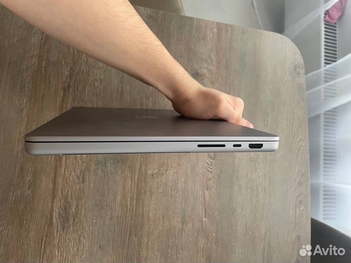 Macbook pro 14 m1 16 512 (24 цикла, идеал)