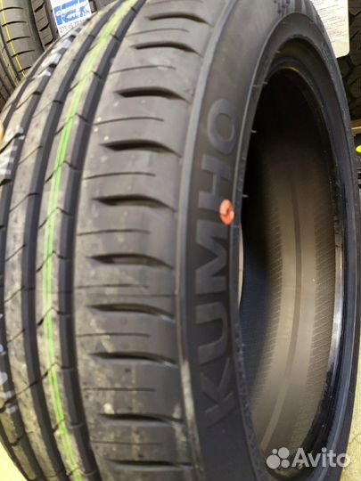 Kumho Ecsta HS51 215/55 R17