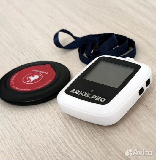 Кнопка вызова персонала и часы для мед учреждений