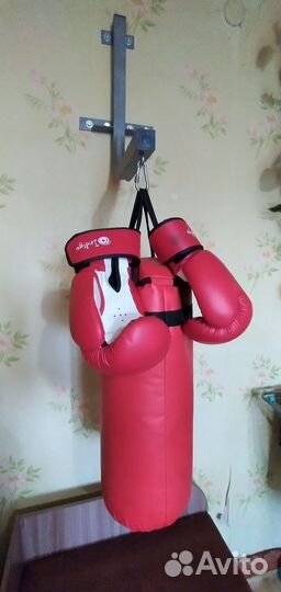 Боксерская груша,перчатки,крепление