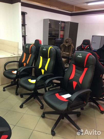Компьютерное кресло новое