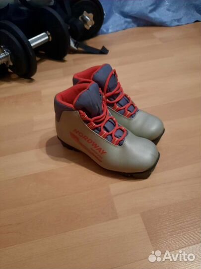 Лыжные ботинки размер 32