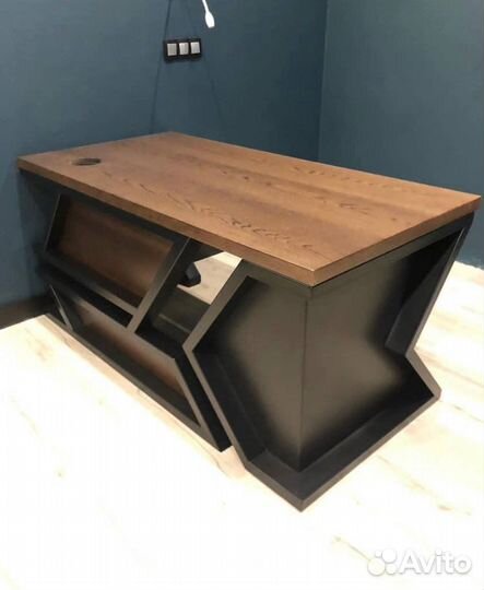 Компьютерный стол дизайнерский