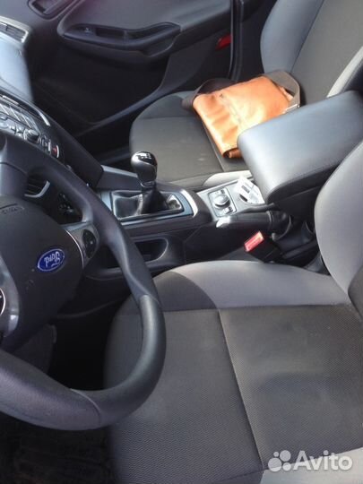 Бар (подлокотник) для Ford Focus 3