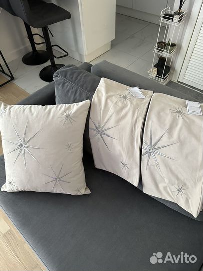 Чехол для подушки HM с вышивкой звёздами