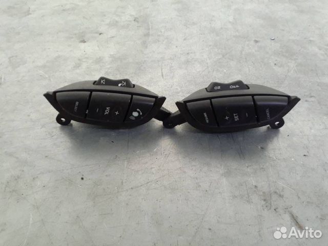 Кнопки управления на руле Jaguar X-Type 2002