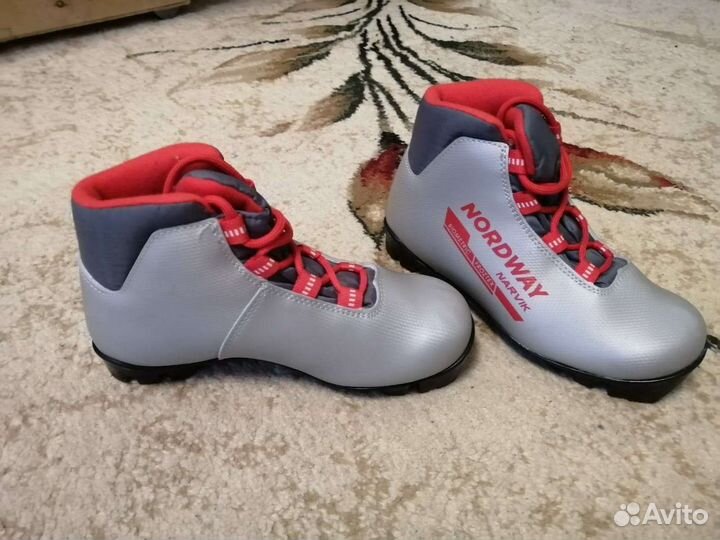 Лыжные ботинки детские 33 размер