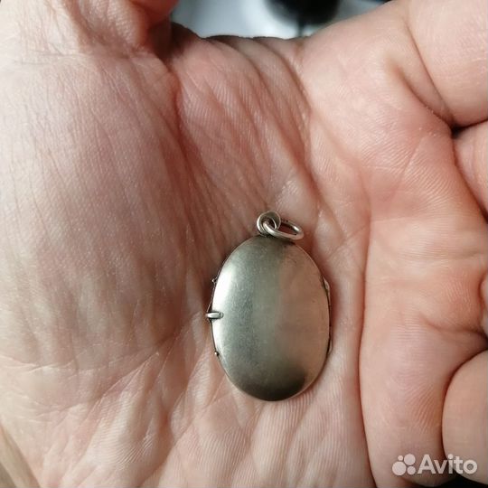 Кулон, локет