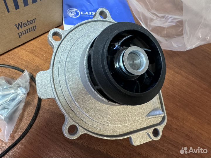 Помпа (насос) GM Chevrolet Opel 95524739