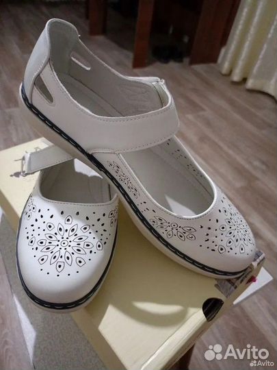 Босоножки летние, новые
