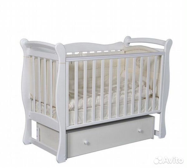 Детская кроватка с маятником и ящиком