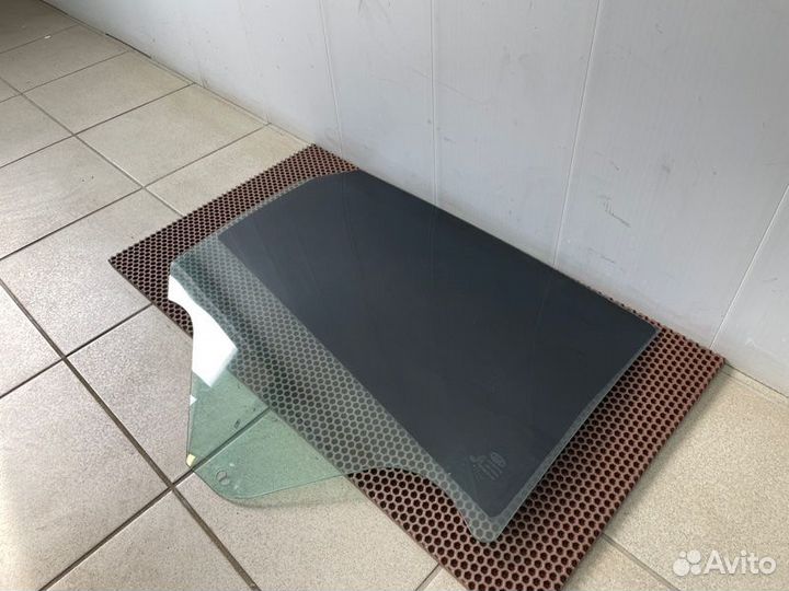 Стекло двери заднее правое LADA X-Ray