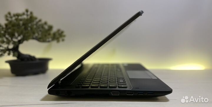 Игровой ноутбук Samsung i7 8 Гб SSD