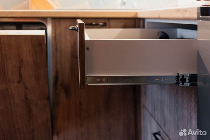 Угловая кухня «Лозанна» + духовка в подарок