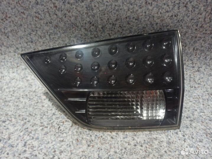 Фонарь внутренний правый Mitsubishi Outlander Xl