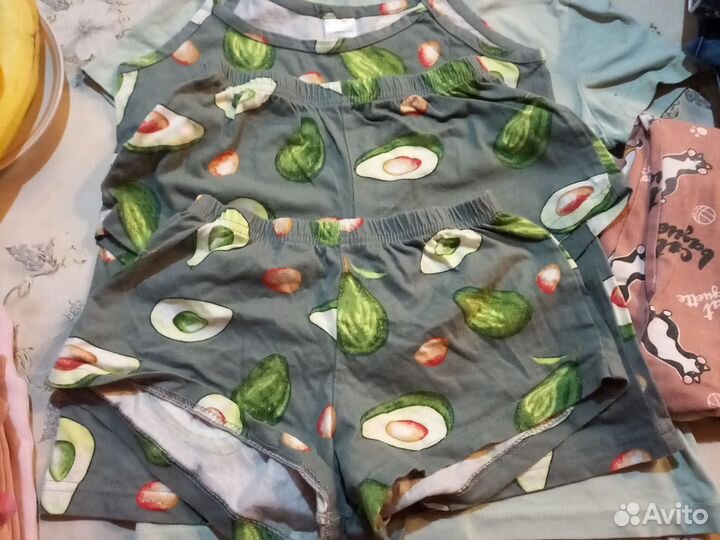 Маечки,футболки,шорты 146