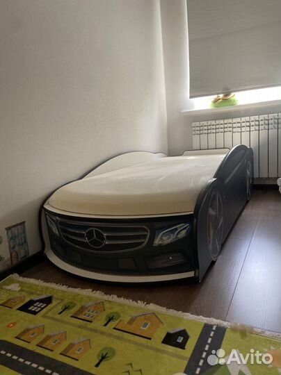 Детская кровать машинка с матрасом