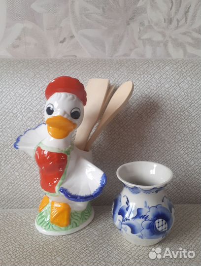 Статуэтка ваза