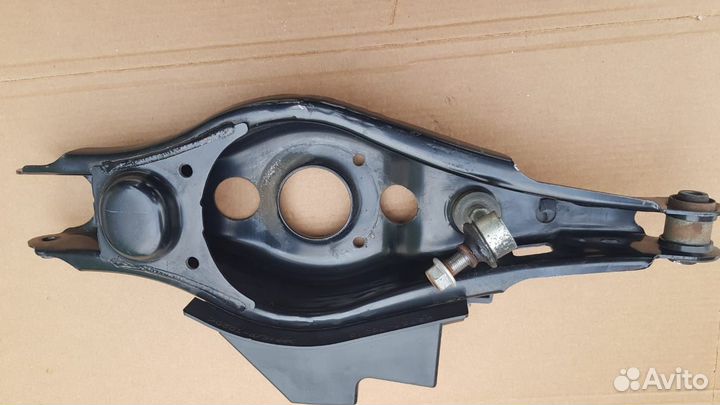 Рычаг подвески задний правый Lexus NX