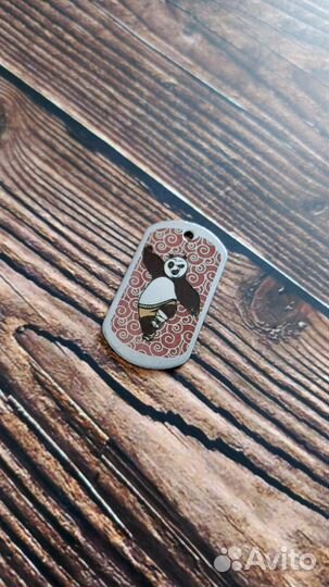 Жетон с цветной гравировкой 