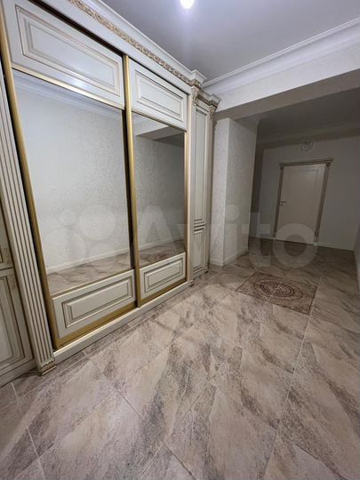 2-к. квартира, 84 м², 6/12 эт.