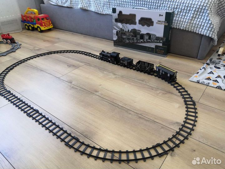 Паровоз игрушечный